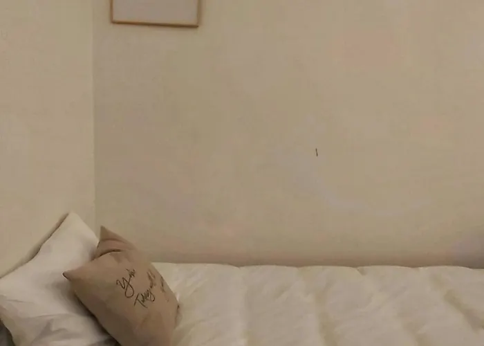 Hue 무료픽업 6명 퀸3 넓은거실 アパート